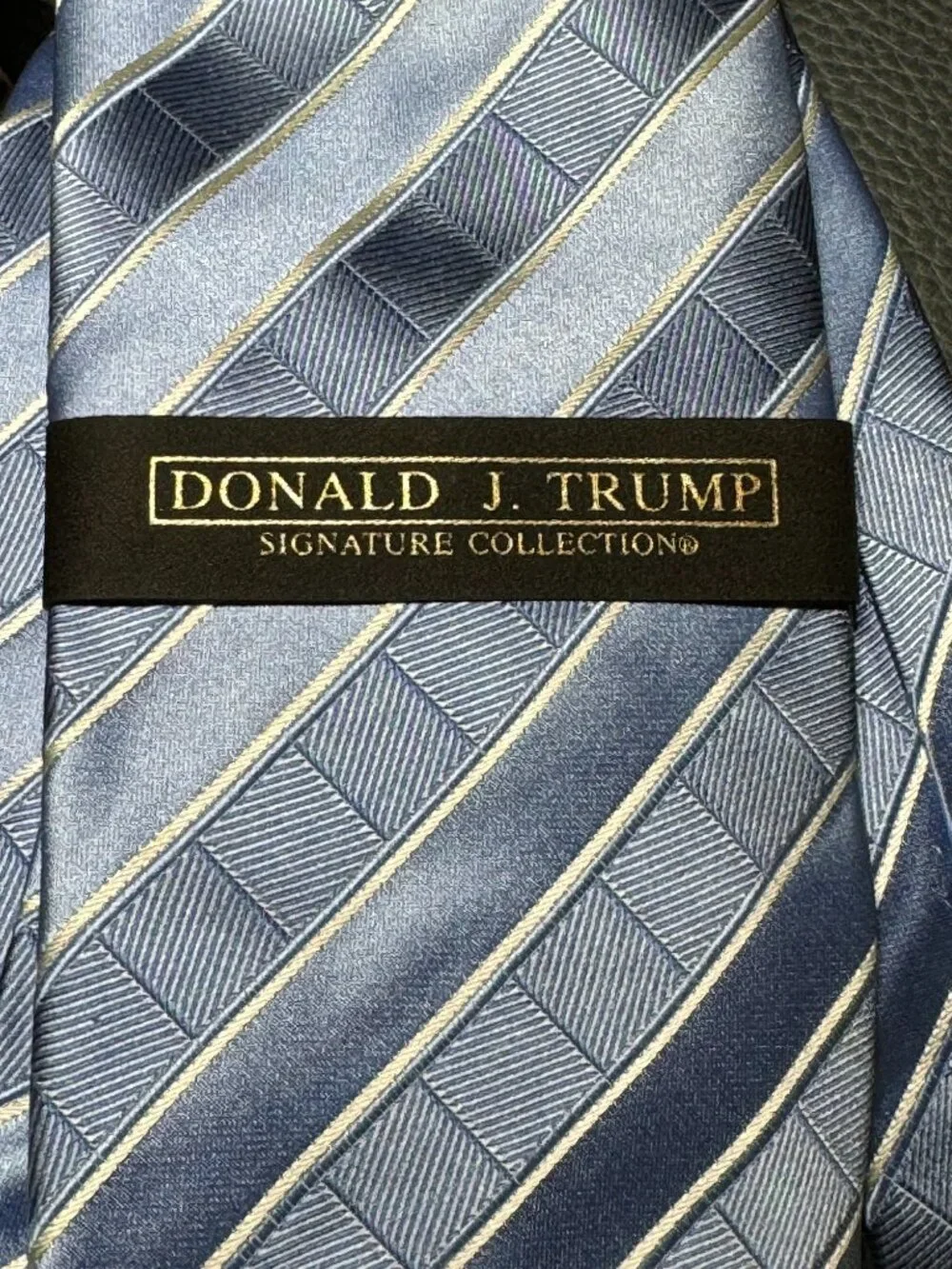 DONALD J TRUMP TIE New With Tags RARE